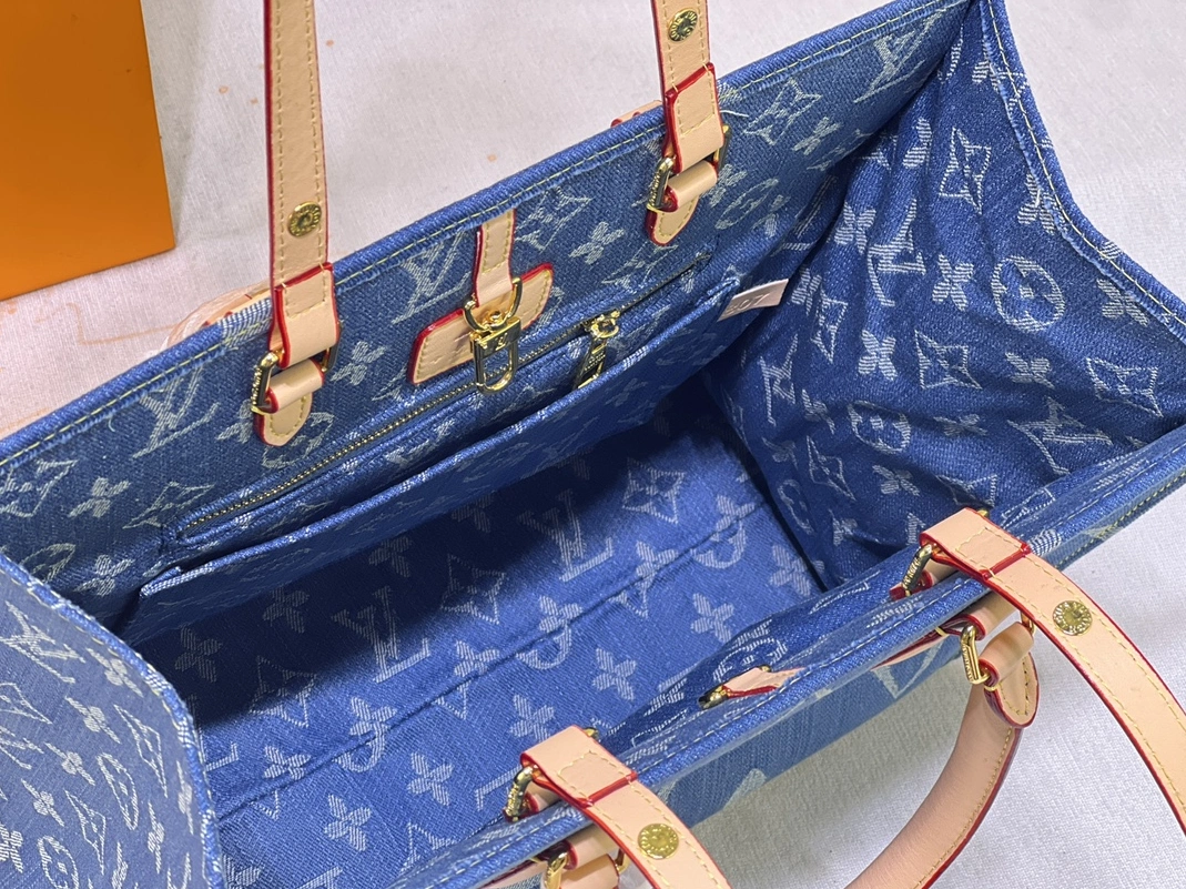 Louis Vuitton AAA Quality Tote-Handbags For Women Vibrant 3735