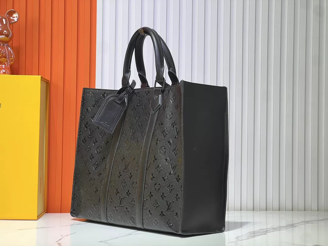 Louis Vuitton AAA Quality Tote-Handbags For Women Vibrant 8834