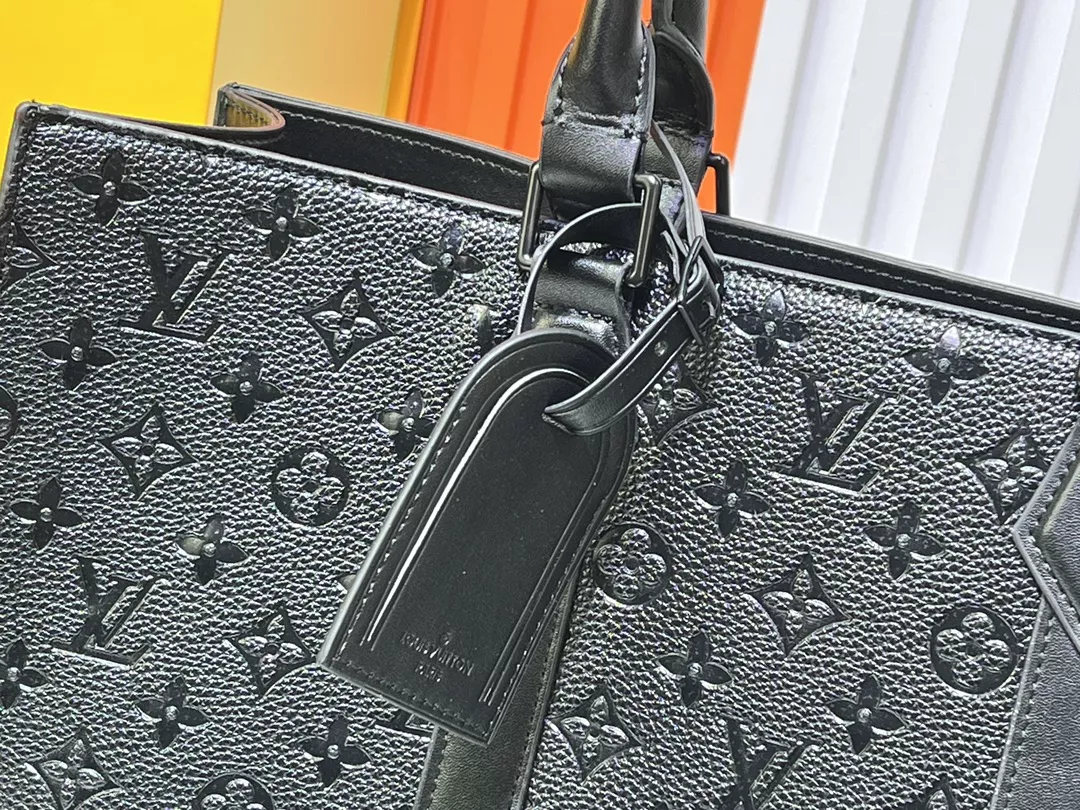 Louis Vuitton AAA Quality Tote-Handbags For Women Vibrant 8834