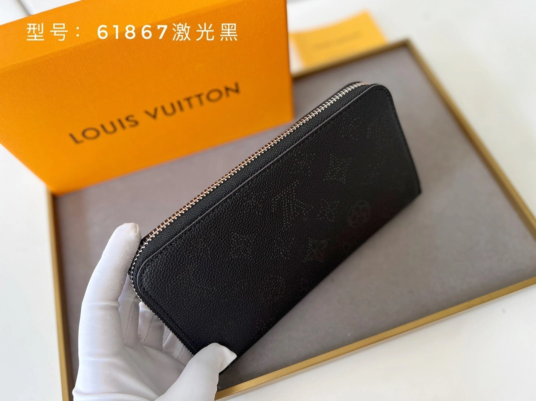 Louis Vuitton AAA Quality Wallets AllSeason 7398