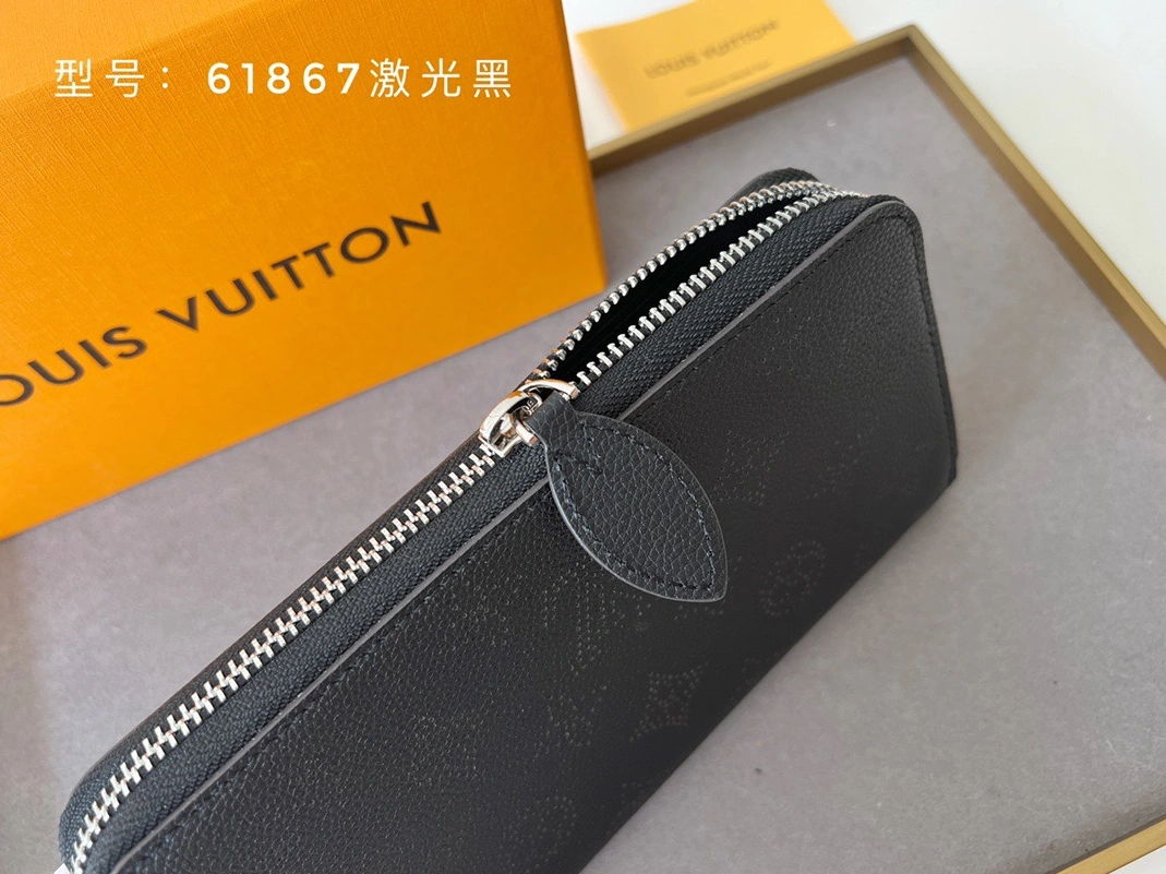 Louis Vuitton AAA Quality Wallets AllSeason 7398