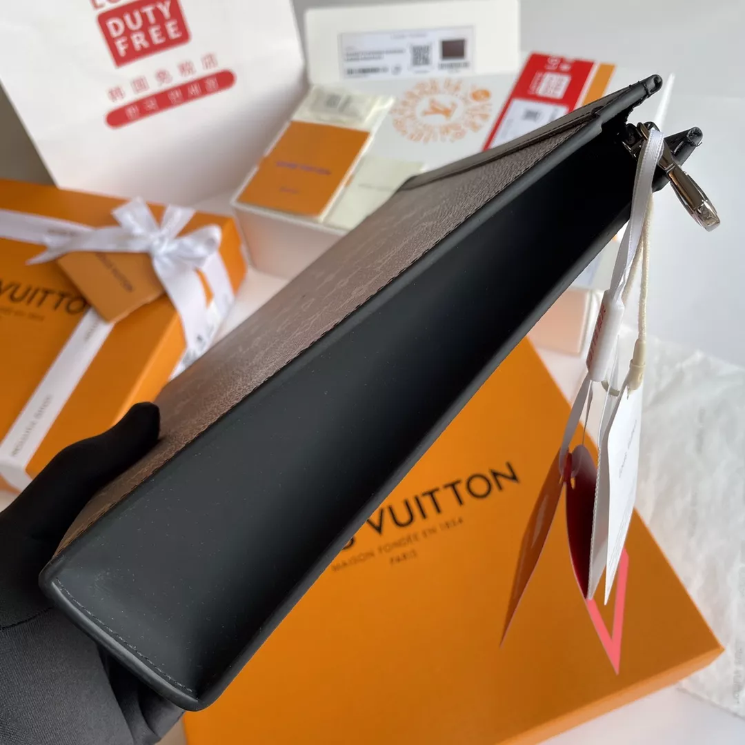 Louis Vuitton AAA Quality Wallets Bold 189