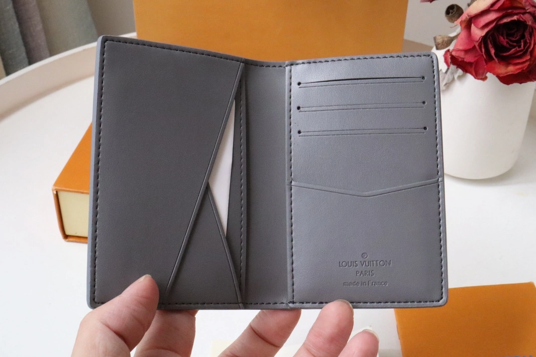 Louis Vuitton AAA Quality Wallets Breathable 6252