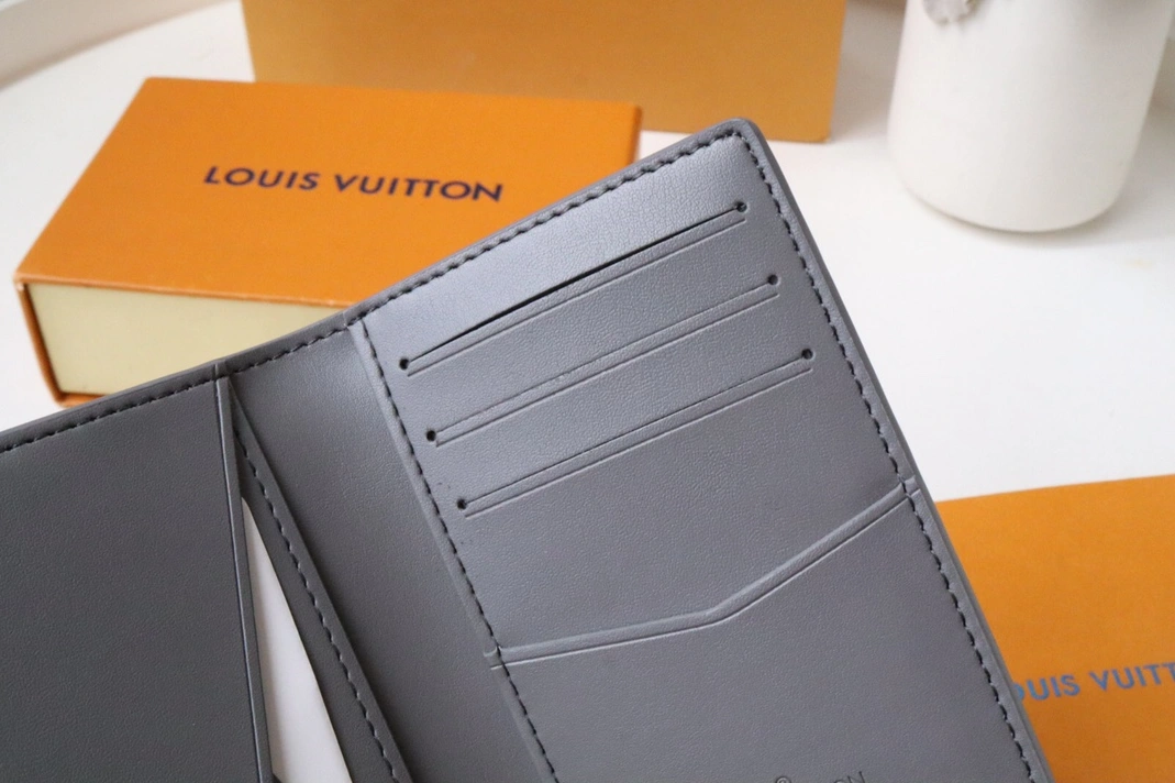 Louis Vuitton AAA Quality Wallets Breathable 6252
