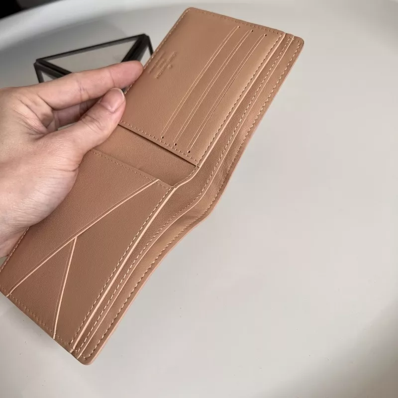 Louis Vuitton AAA Quality Wallets Compact 7791