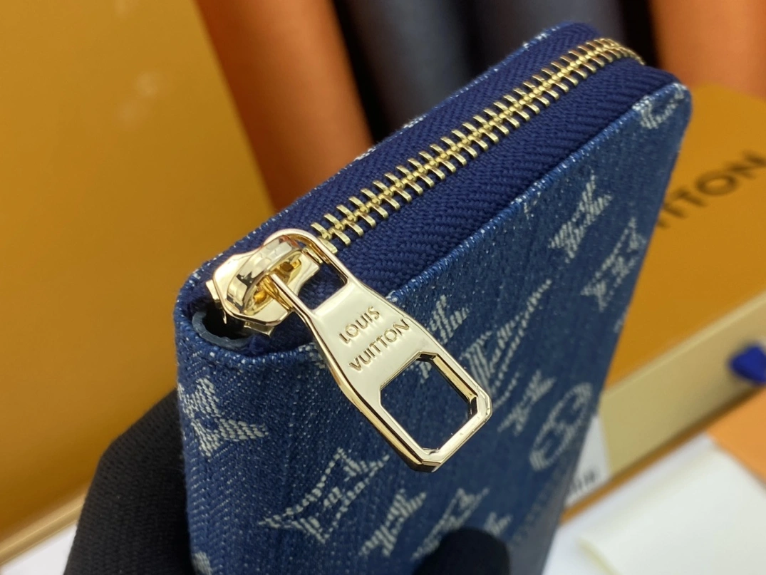 Louis Vuitton AAA Quality Wallets Compact 7911