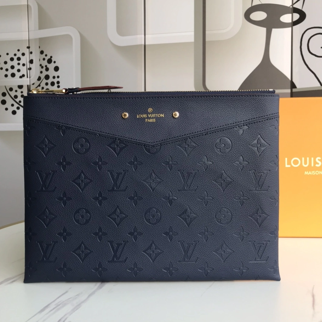 Louis Vuitton AAA Quality Wallets Cozy 2224