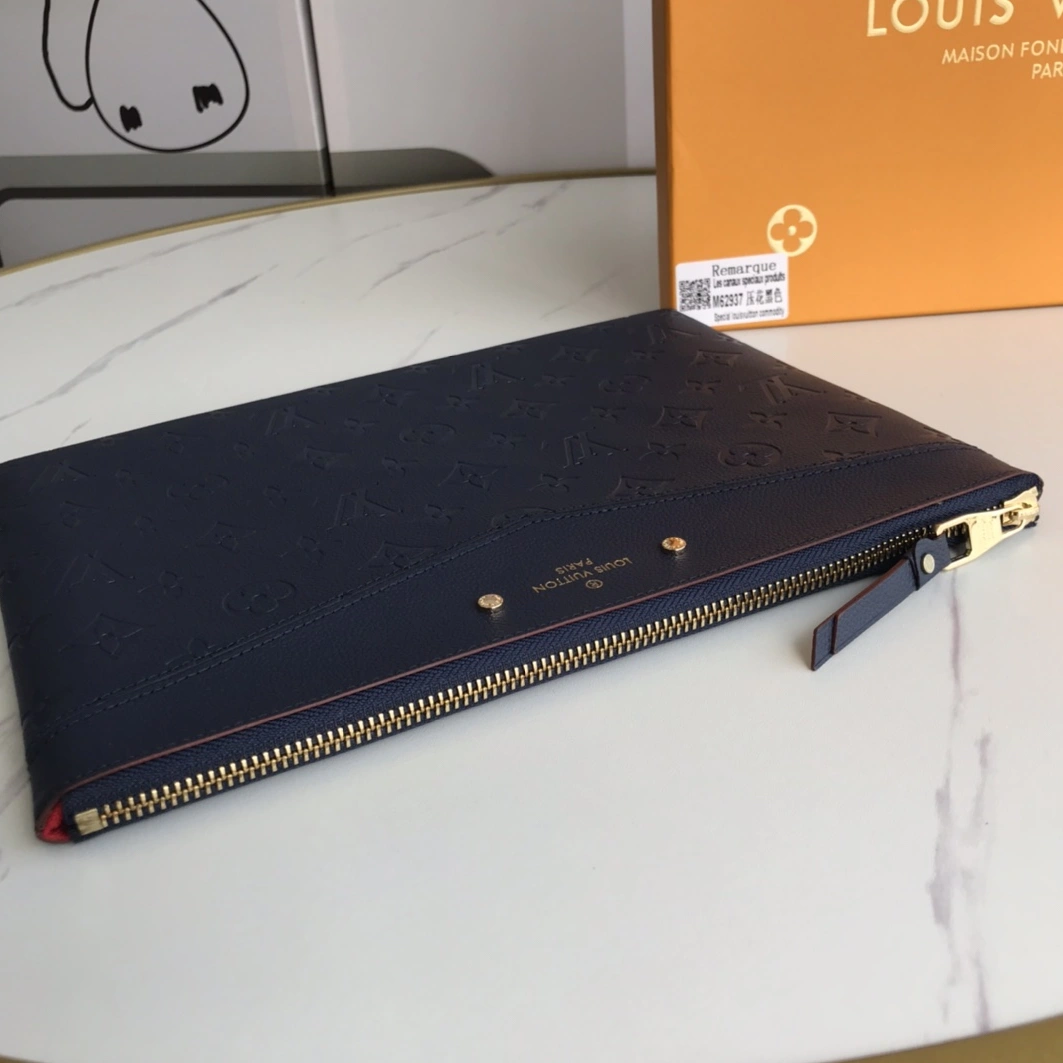 Louis Vuitton AAA Quality Wallets Cozy 2224