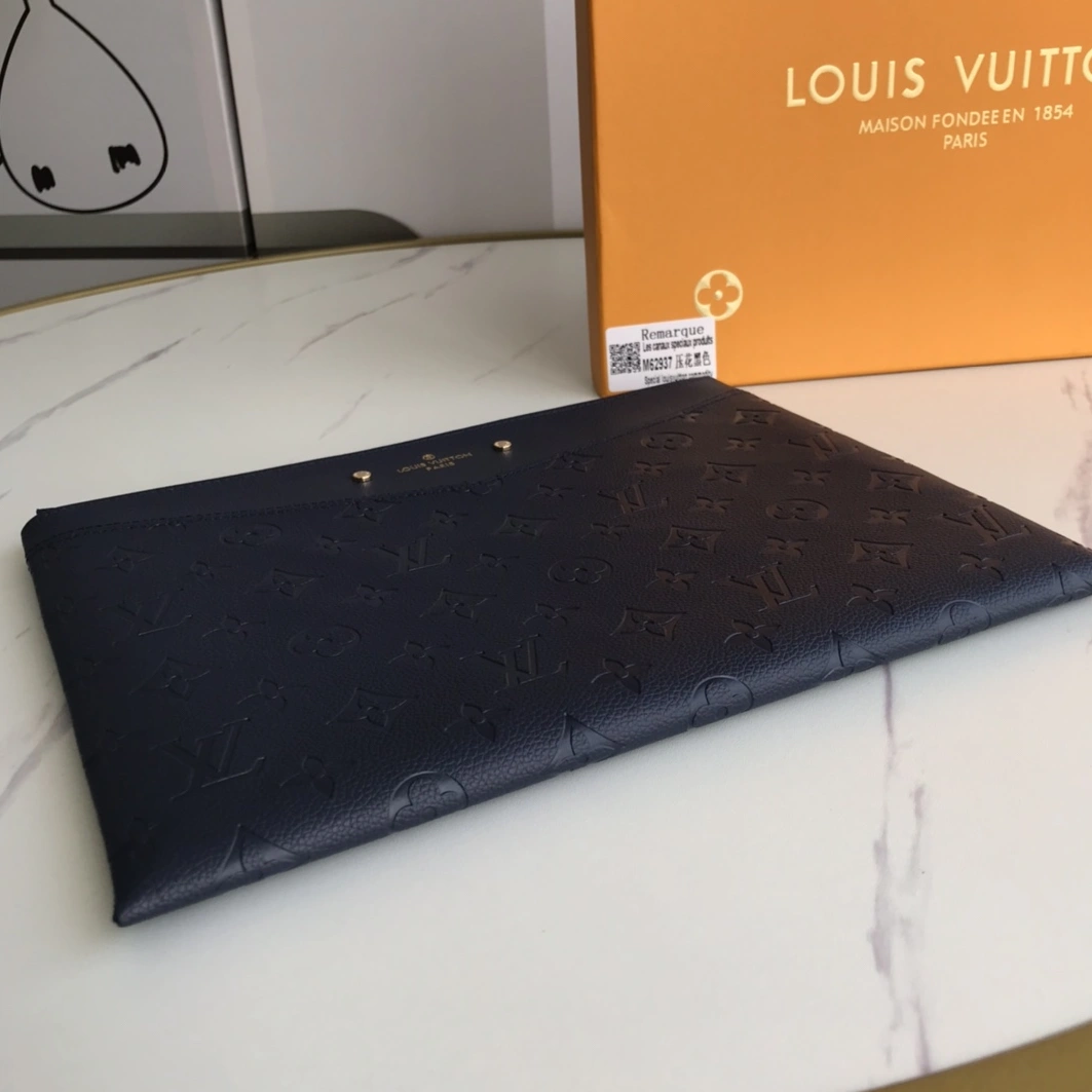 Louis Vuitton AAA Quality Wallets Cozy 2224