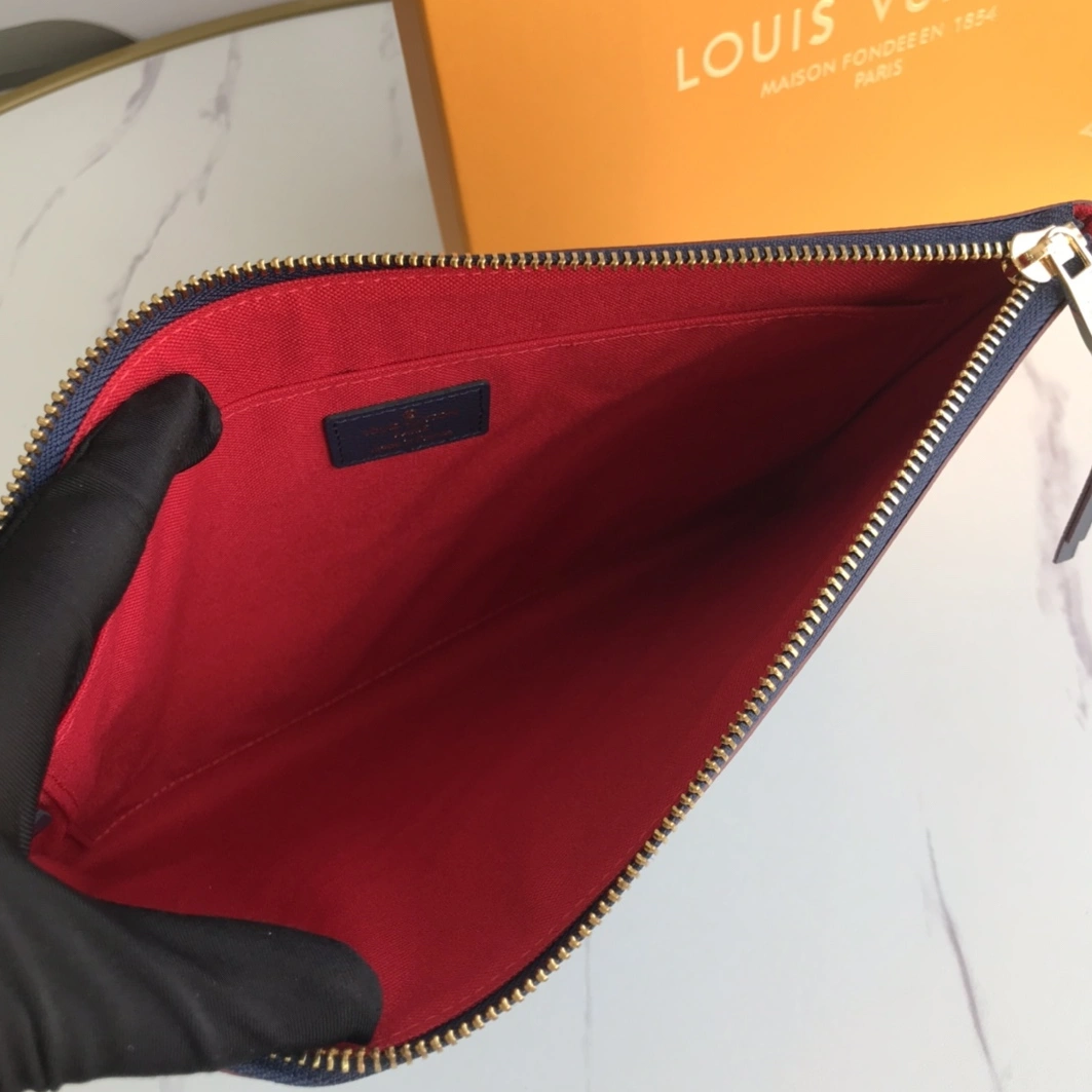 Louis Vuitton AAA Quality Wallets Cozy 2224