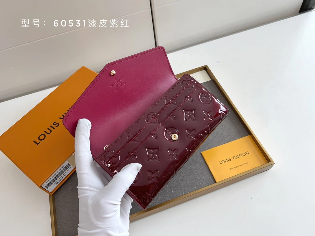 Louis Vuitton AAA Quality Wallets Cozy 2754