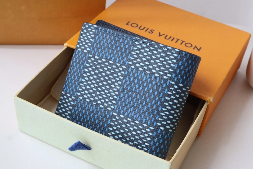 Louis Vuitton AAA Quality Wallets DailyWear 5304