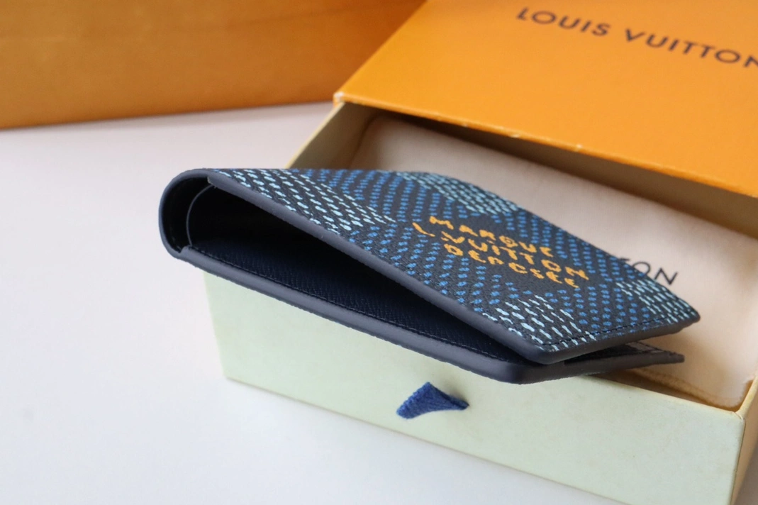 Louis Vuitton AAA Quality Wallets DailyWear 5304