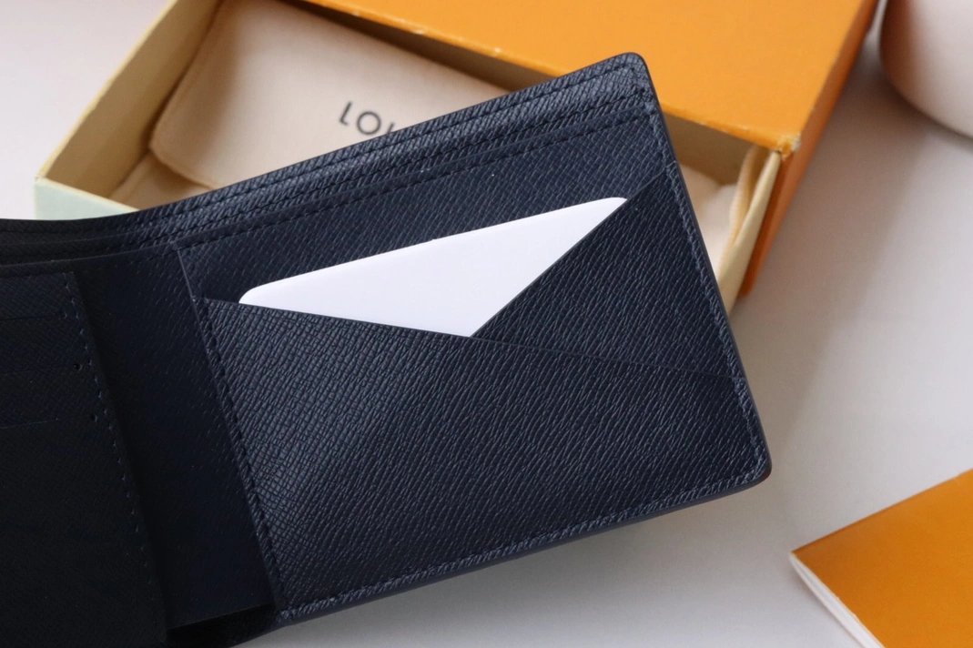 Louis Vuitton AAA Quality Wallets DailyWear 5304