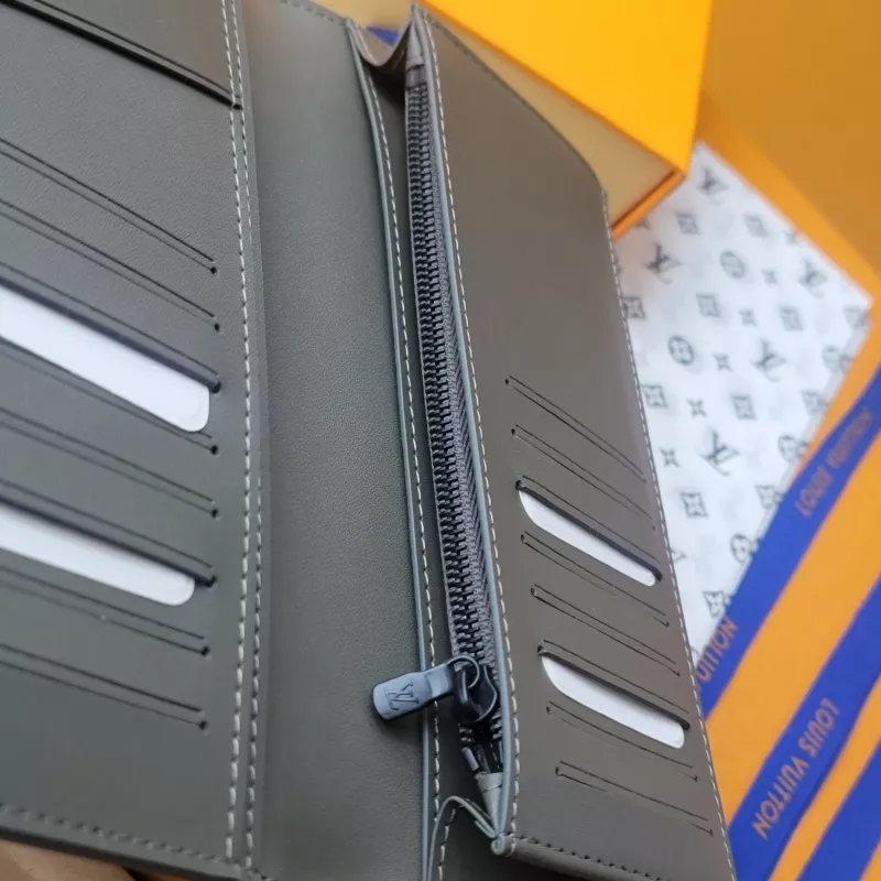 Louis Vuitton AAA Quality Wallets Durable 3902