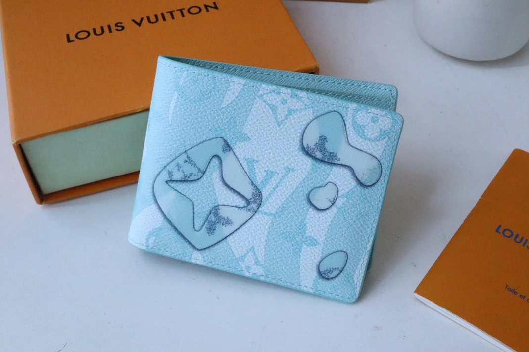 Louis Vuitton AAA Quality Wallets Elegant 1426