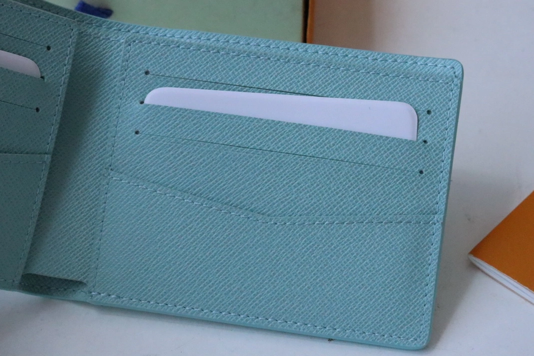 Louis Vuitton AAA Quality Wallets Elegant 1426
