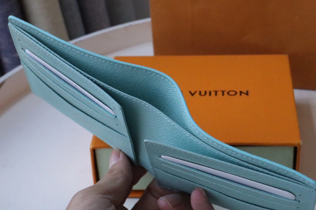 Louis Vuitton AAA Quality Wallets Elegant 1426