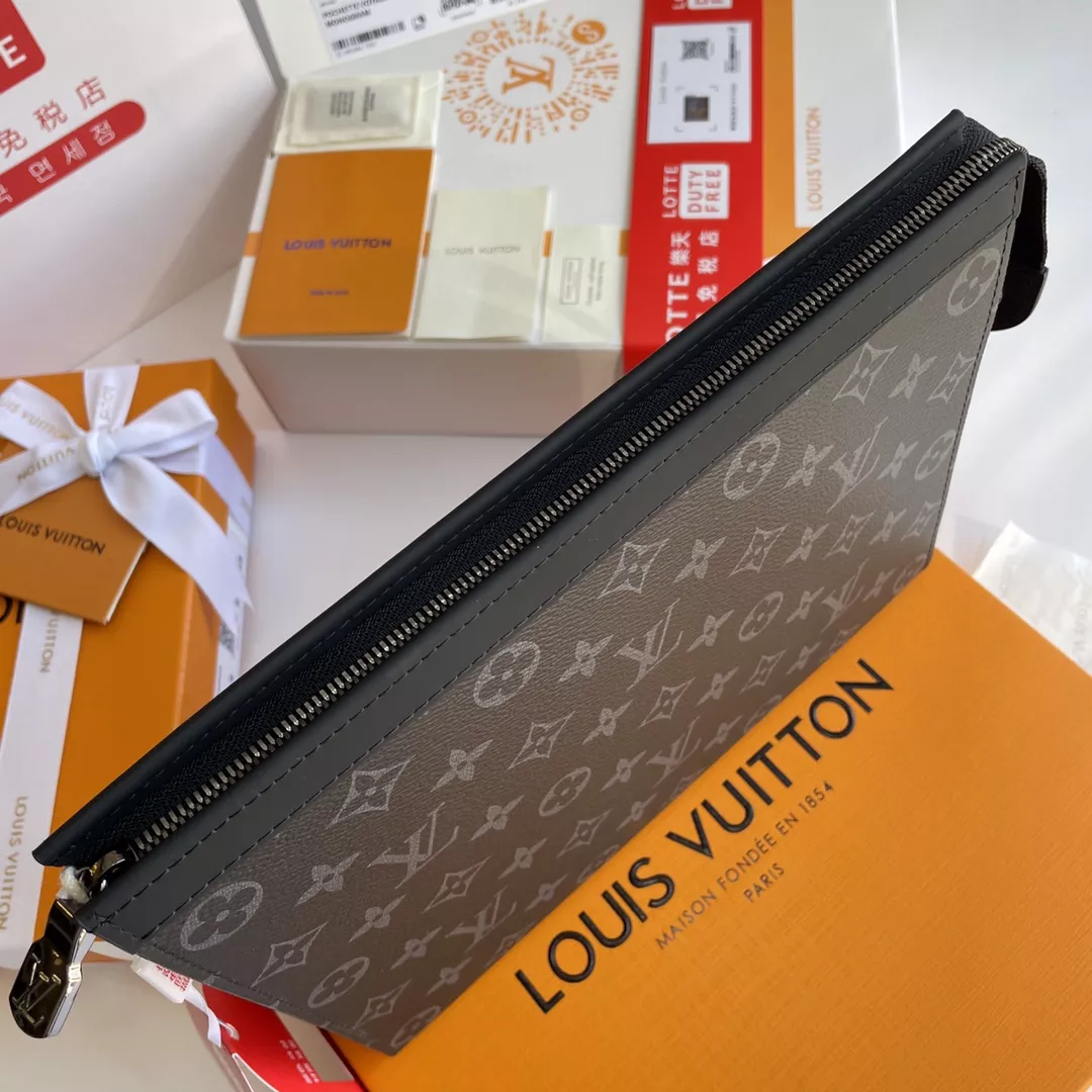 Louis Vuitton AAA Quality Wallets EyeCatching 9192