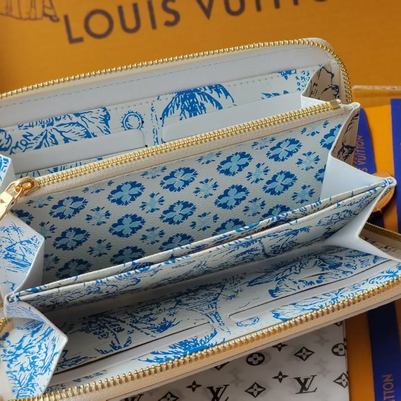 Louis Vuitton AAA Quality Wallets Fashionable 1745