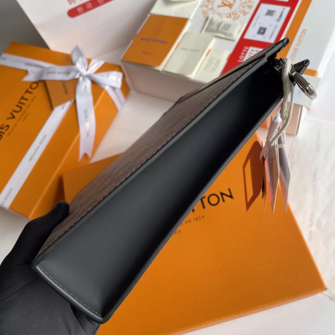 Louis Vuitton AAA Quality Wallets Flexible 5976