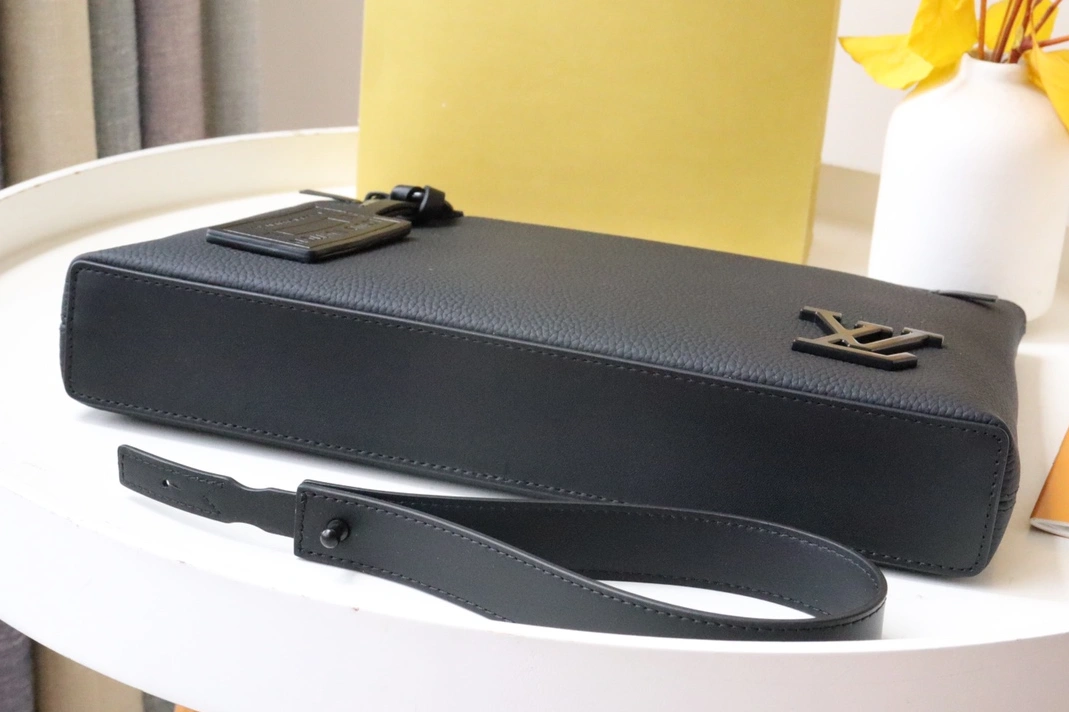 Louis Vuitton AAA Quality Wallets For Unisex EasyMatch 6978