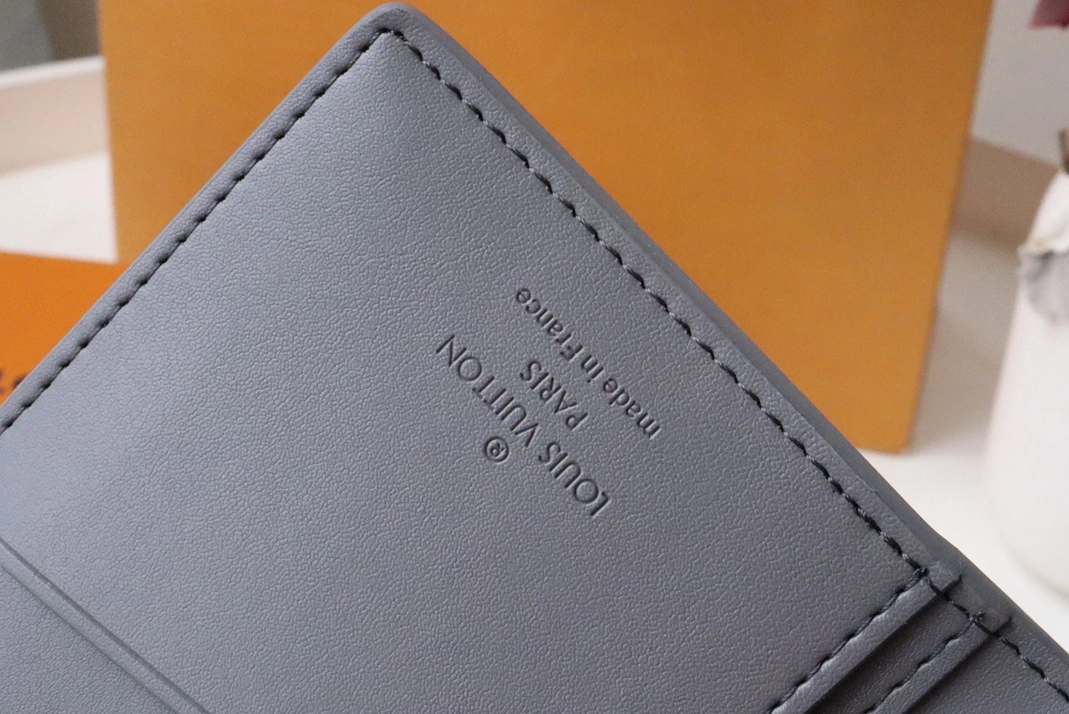 Louis Vuitton AAA Quality Wallets For Unisex Flexible 7117
