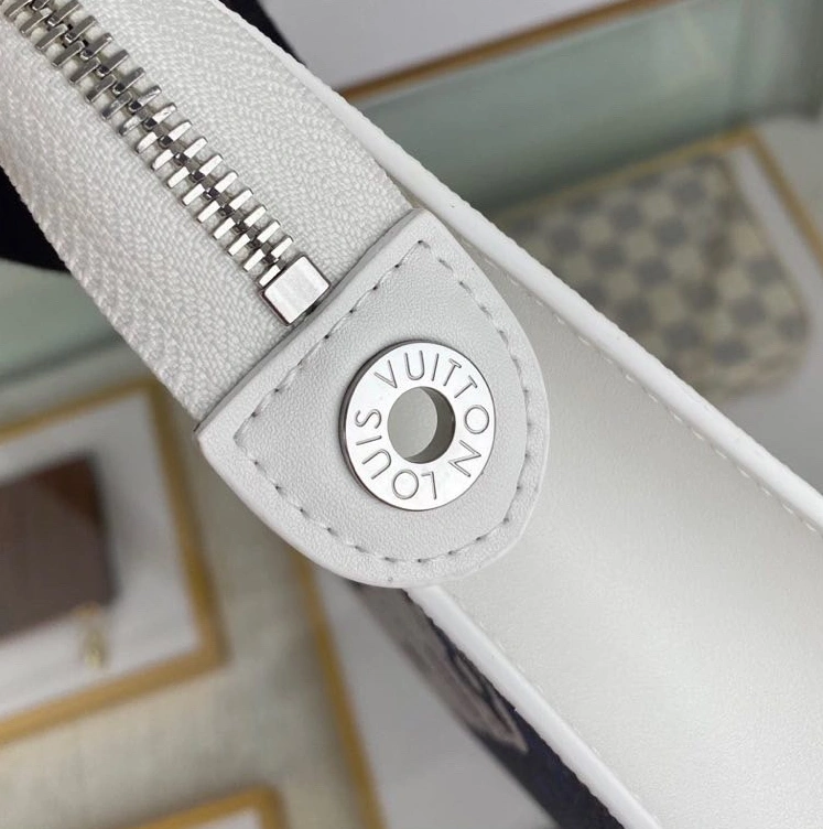 Louis Vuitton AAA Quality Wallets For Unisex Refined 6314