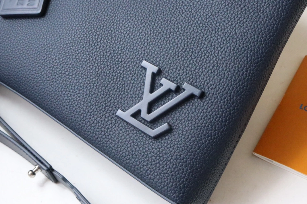 Louis Vuitton AAA Quality Wallets For Unisex Soft 5890