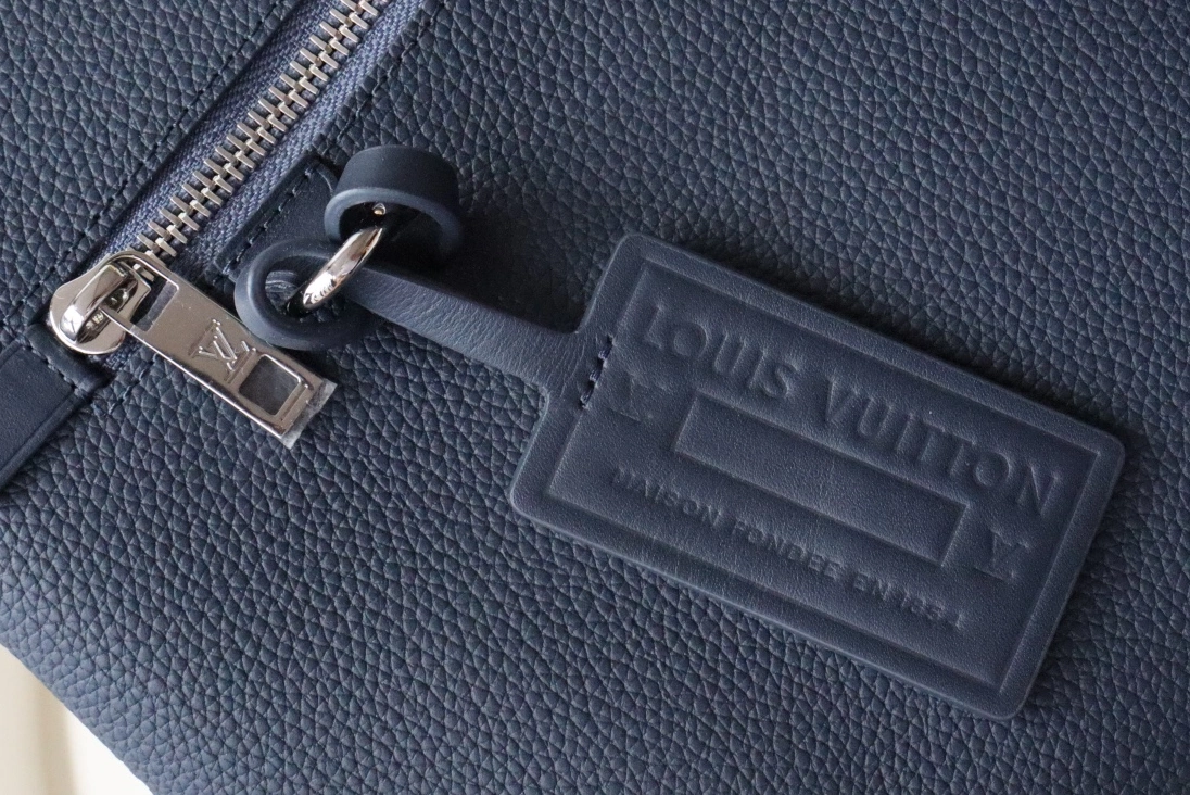 Louis Vuitton AAA Quality Wallets For Unisex Soft 5890