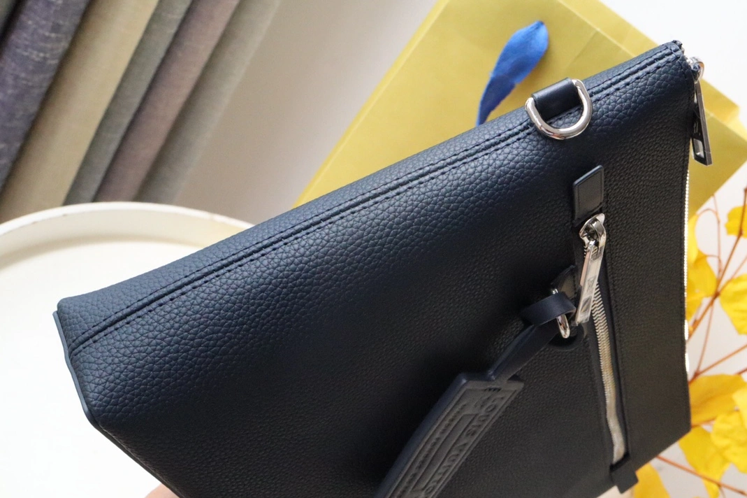 Louis Vuitton AAA Quality Wallets For Unisex Soft 5890