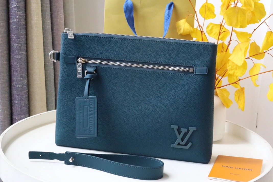 Louis Vuitton AAA Quality Wallets For Unisex Stylish 7246