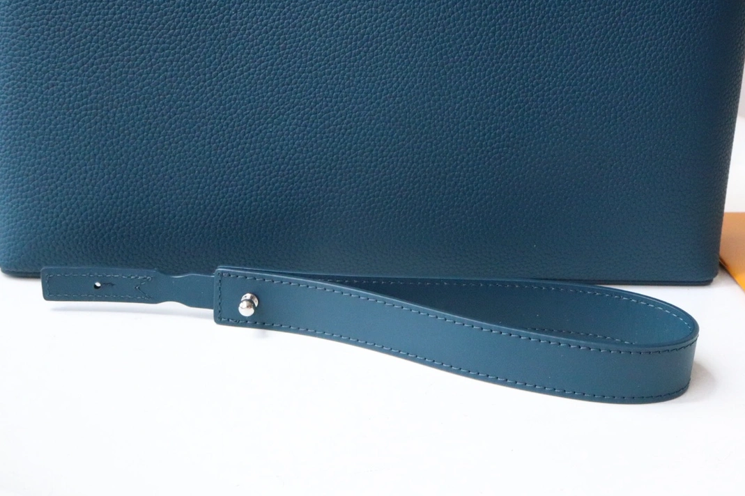 Louis Vuitton AAA Quality Wallets For Unisex Stylish 7246