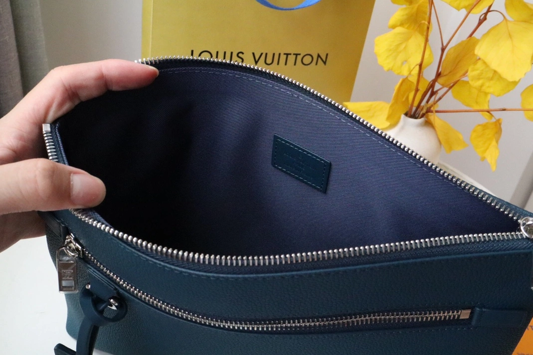 Louis Vuitton AAA Quality Wallets For Unisex Stylish 7246
