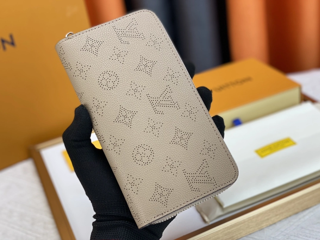 Louis Vuitton AAA Quality Wallets For Women Bold 1129