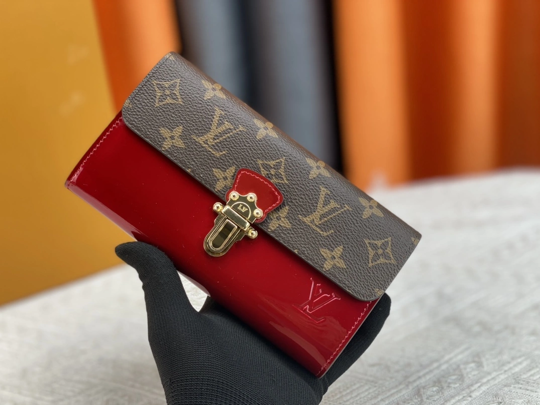 Louis Vuitton AAA Quality Wallets For Women Breathable 1990