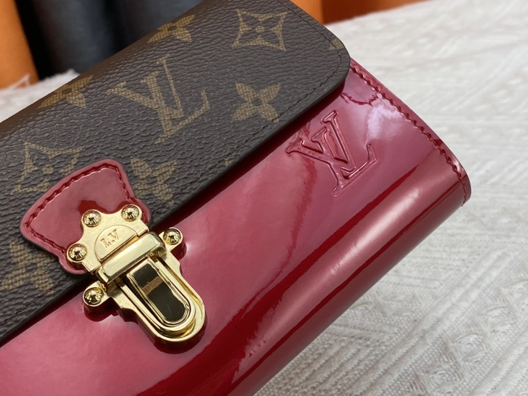 Louis Vuitton AAA Quality Wallets For Women Breathable 1990