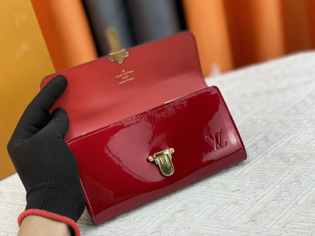 Louis Vuitton AAA Quality Wallets For Women Breathable 1990