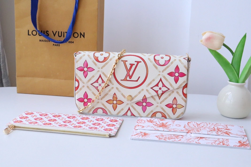 Louis Vuitton AAA Quality Wallets For Women Breathable 447