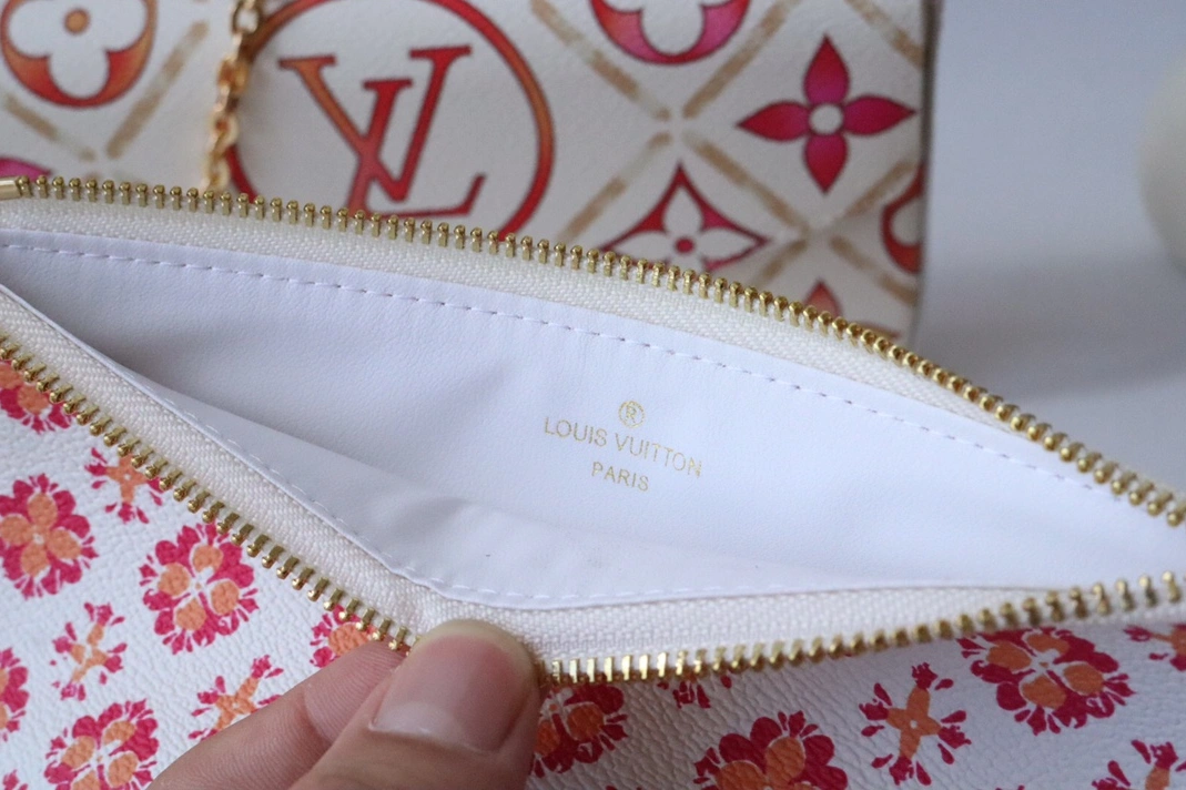 Louis Vuitton AAA Quality Wallets For Women Breathable 447