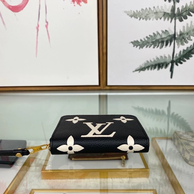 Louis Vuitton AAA Quality Wallets For Women Elegant 1913