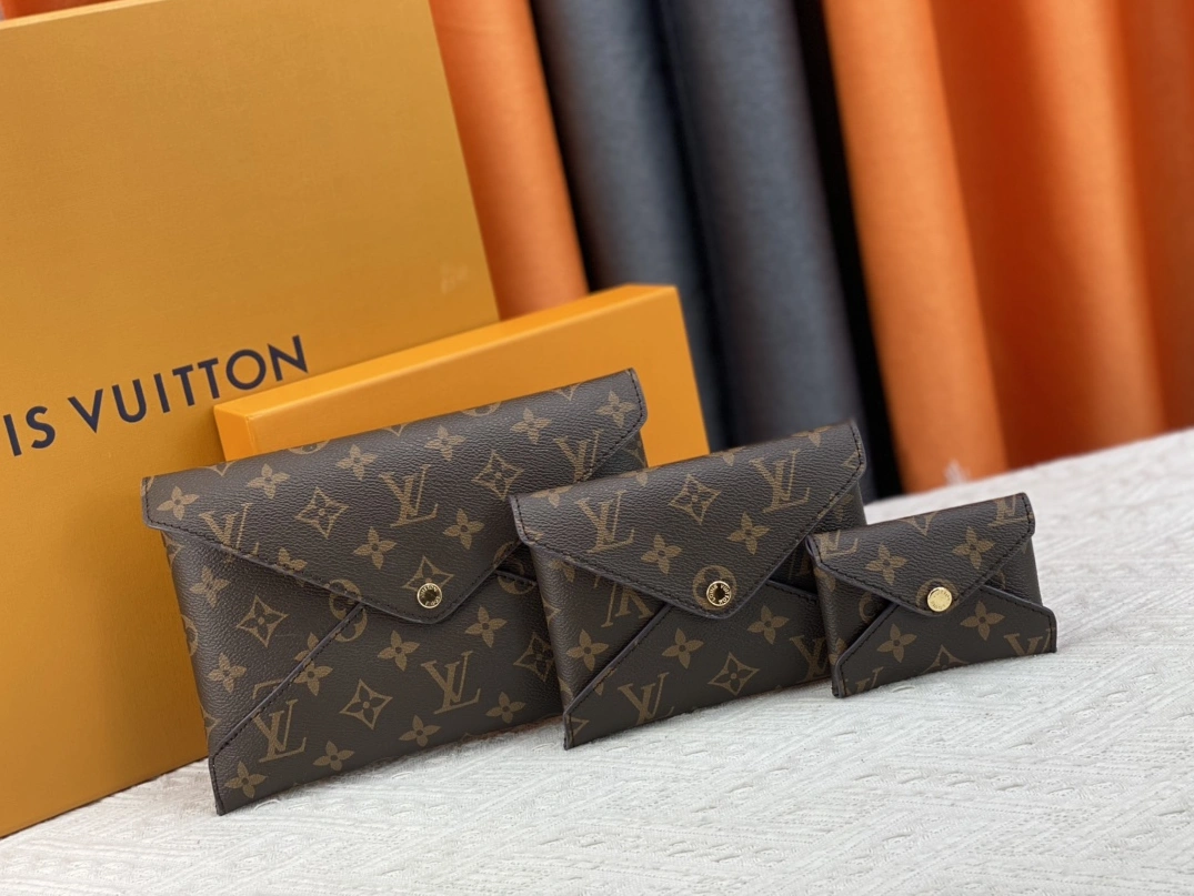Louis Vuitton AAA Quality Wallets For Women EyeCatching 1791