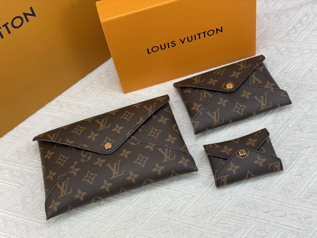 Louis Vuitton AAA Quality Wallets For Women EyeCatching 1791