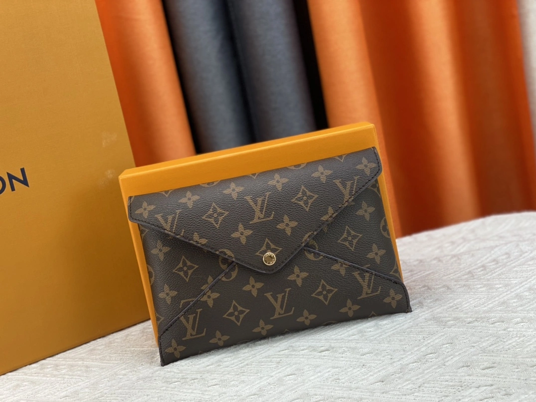 Louis Vuitton AAA Quality Wallets For Women EyeCatching 1791
