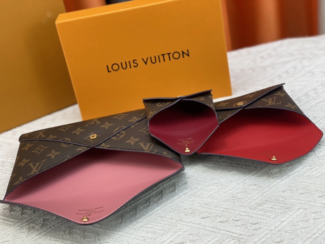 Louis Vuitton AAA Quality Wallets For Women EyeCatching 1791