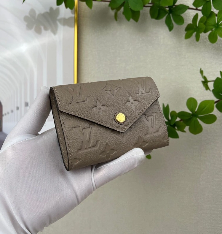 Louis Vuitton AAA Quality Wallets For Women HighQuality 8538