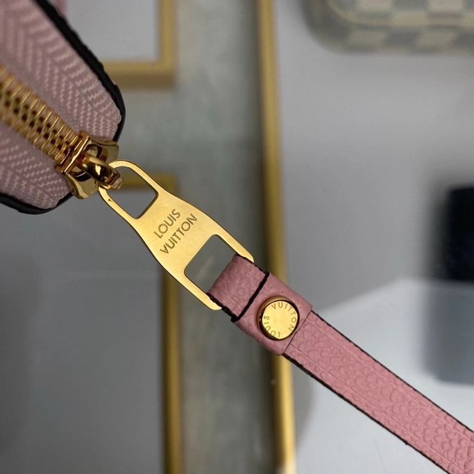 Louis Vuitton AAA Quality Wallets For Women Reliable 5565