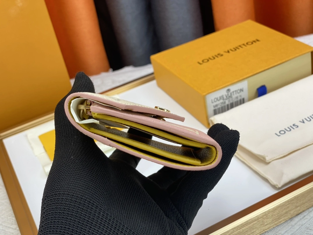 Louis Vuitton AAA Quality Wallets For Women SmartChoice 2058