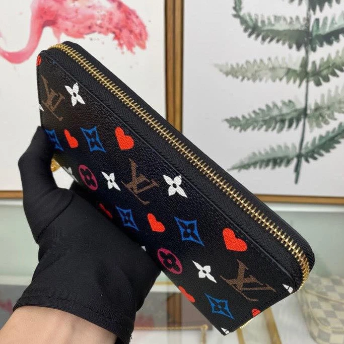 Louis Vuitton AAA Quality Wallets For Women StreetReady 7998