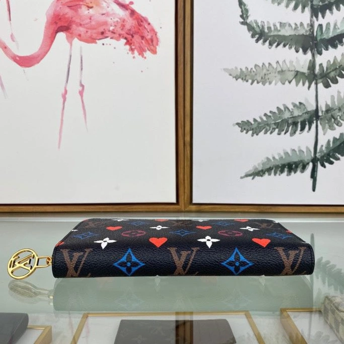 Louis Vuitton AAA Quality Wallets For Women StreetReady 7998